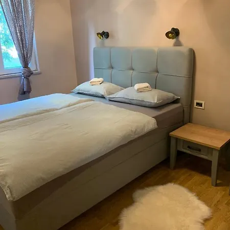 Parentium Town פורץ